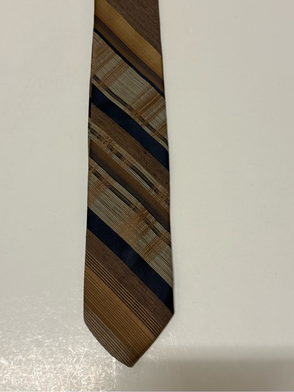 Vintage Brittania Striped Textured 100% Polyester Men’s Tie Brown/ Blue